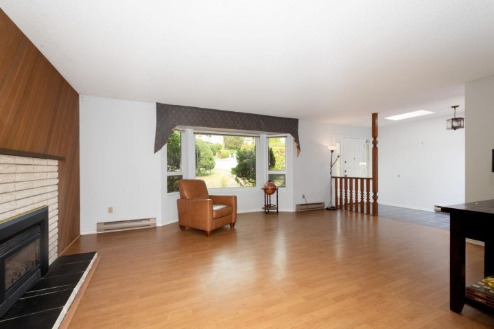 Photo 5 at 1285 Lucking Place, Westlynn, North Vancouver