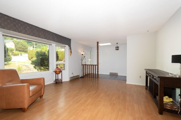 Photo 4 at 1285 Lucking Place, Westlynn, North Vancouver