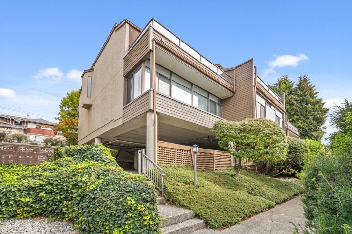 Photo 2 at 19 - 220 E 4th Street, Lower Lonsdale, North Vancouver