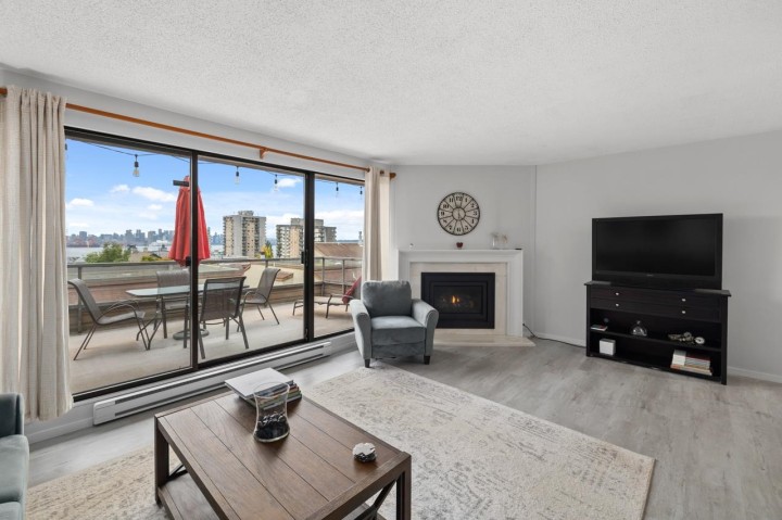 Photo 6 at 19 - 220 E 4th Street, Lower Lonsdale, North Vancouver