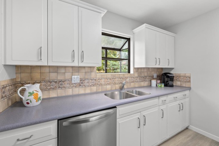 Photo 13 at 19 - 220 E 4th Street, Lower Lonsdale, North Vancouver