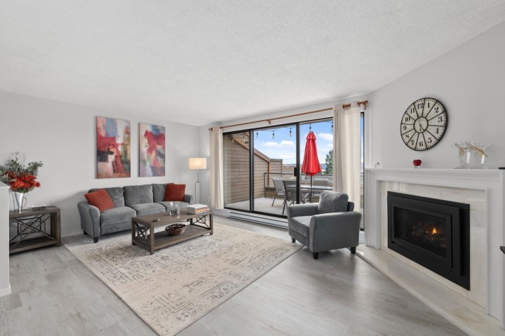 Photo 5 at 19 - 220 E 4th Street, Lower Lonsdale, North Vancouver