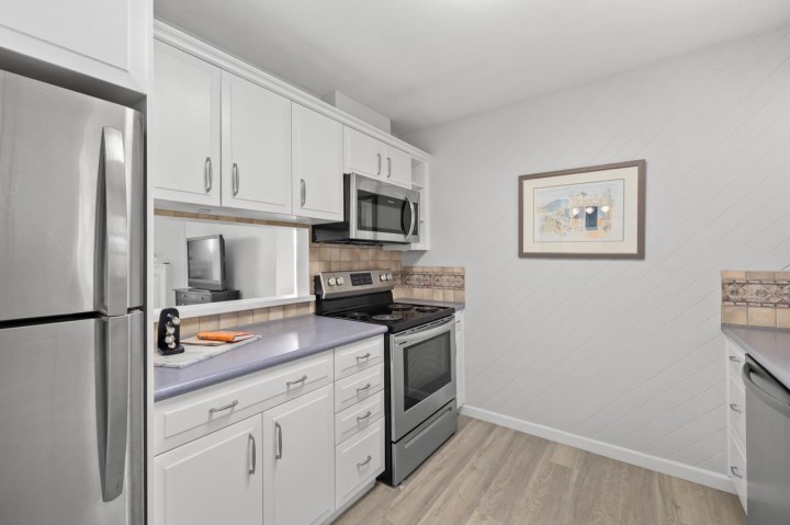 Photo 11 at 19 - 220 E 4th Street, Lower Lonsdale, North Vancouver