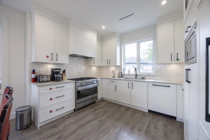 Photo 3 at 4541 Hoy Street, Collingwood VE, Vancouver East