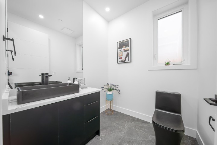 Photo 15 at 1 - 2777 E 27th Avenue, Renfrew Heights, Vancouver East