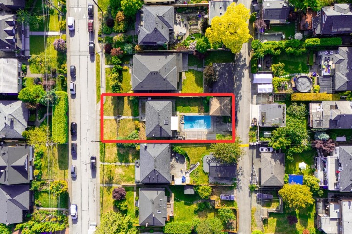 Photo 2 at 822 E 4th Street, Queensbury, North Vancouver