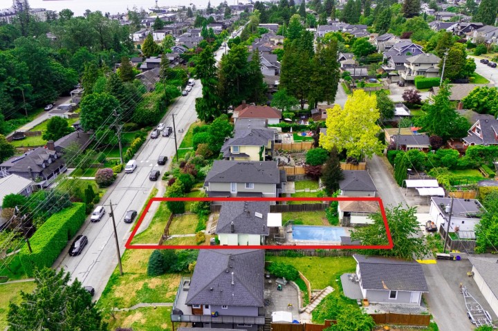 Photo 16 at 822 E 4th Street, Queensbury, North Vancouver