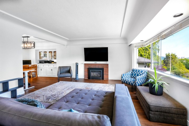 Photo 7 at 822 E 4th Street, Queensbury, North Vancouver