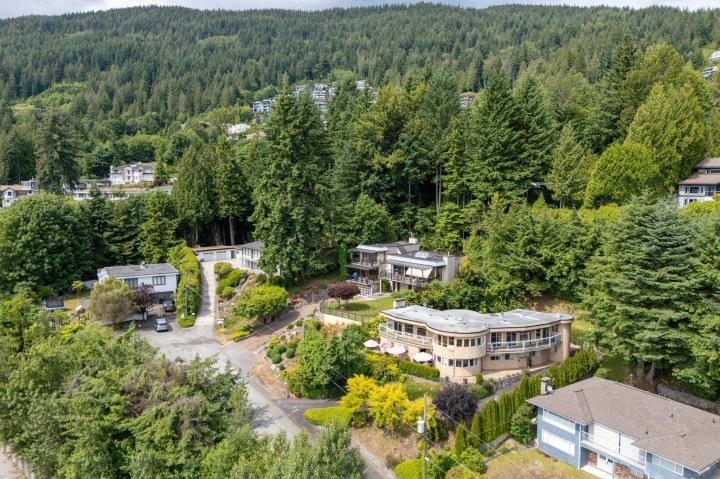 Photo 17 at 2735 Skilift Place, Chelsea Park, West Vancouver