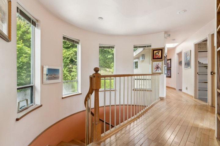 Photo 3 at 2735 Skilift Place, Chelsea Park, West Vancouver