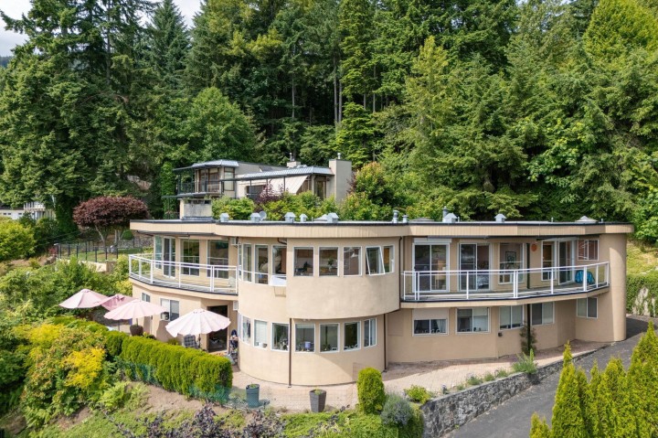 Photo 1 at 2735 Skilift Place, Chelsea Park, West Vancouver