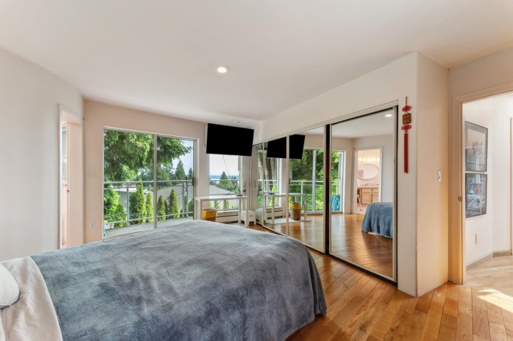 Photo 10 at 2735 Skilift Place, Chelsea Park, West Vancouver