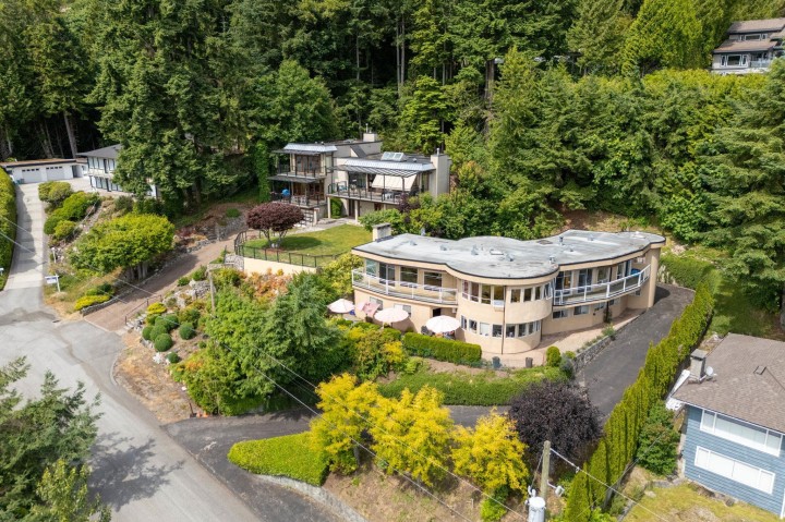 Photo 18 at 2735 Skilift Place, Chelsea Park, West Vancouver