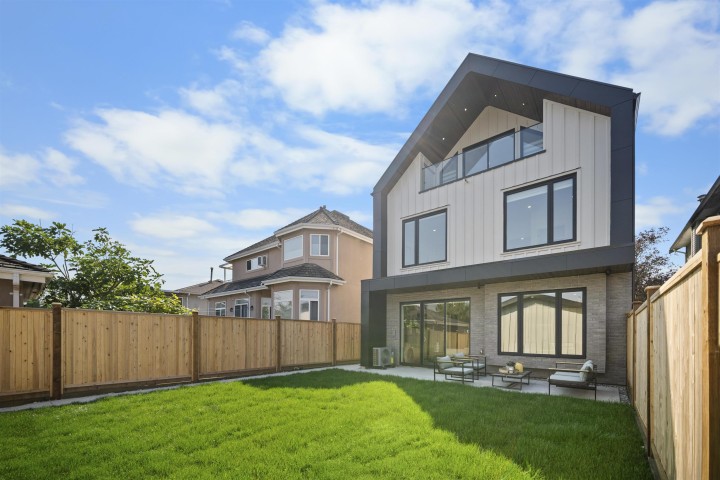 Photo 2 at 2 - 3563 E 25th Avenue, Renfrew Heights, Vancouver East