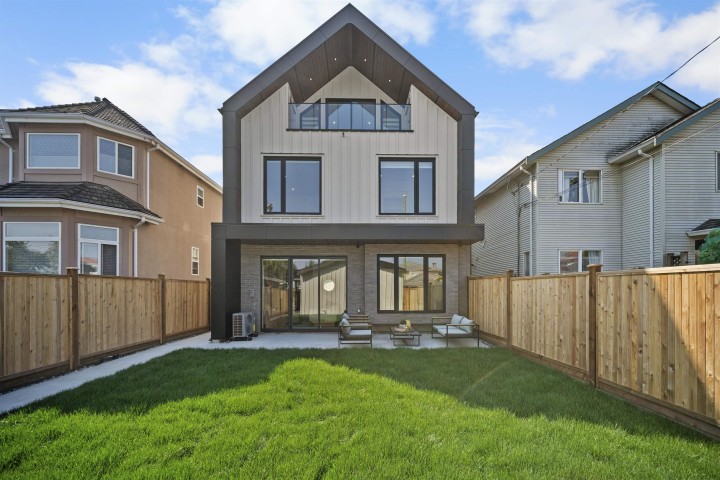 Photo 1 at 2 - 3563 E 25th Avenue, Renfrew Heights, Vancouver East