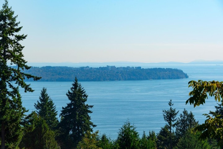 Photo 3 at 4659 Woodgreen Drive, Cypress Park Estates, West Vancouver