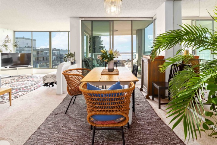 Photo 3 at 802 - 1455 Duchess Avenue, Ambleside, West Vancouver