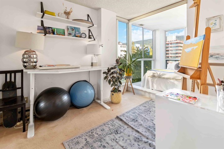 Photo 14 at 802 - 1455 Duchess Avenue, Ambleside, West Vancouver