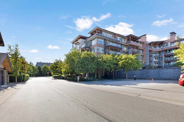 Photo 2 at 305 - 3602 Aldercrest Drive, Roche Point, North Vancouver