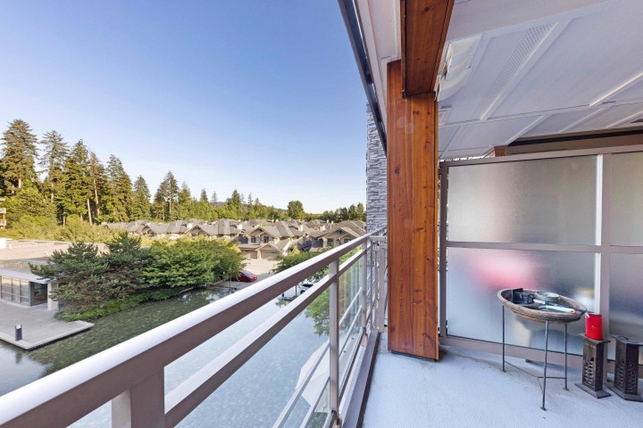 Photo 9 at 305 - 3602 Aldercrest Drive, Roche Point, North Vancouver