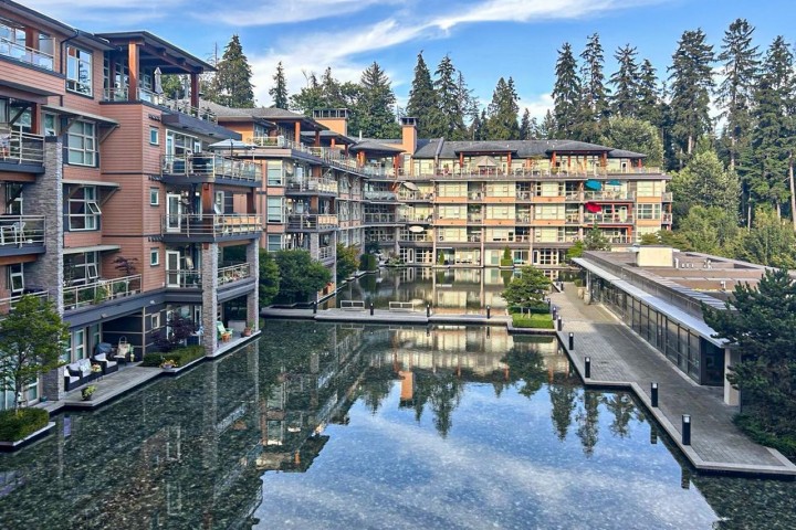 Photo 4 at 305 - 3602 Aldercrest Drive, Roche Point, North Vancouver