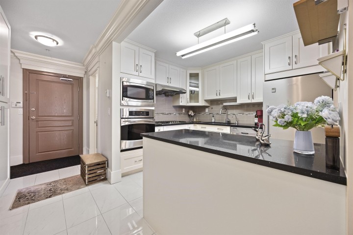 Photo 2 at 312 - 5723 Collingwood Street, Southlands, Vancouver West