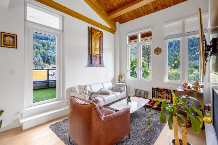 Photo 2 at 301 - 6691 Nelson Avenue, Horseshoe Bay WV, West Vancouver