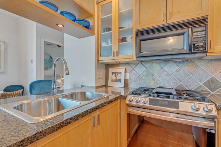 Photo 9 at 311 - 2515 Ontario Street, Mount Pleasant VW, Vancouver West