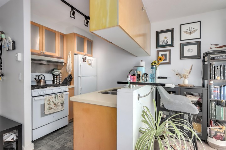 Photo 16 at 1406 - 1003 Burnaby Street, West End VW, Vancouver West