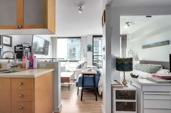 Photo 3 at 1406 - 1003 Burnaby Street, West End VW, Vancouver West