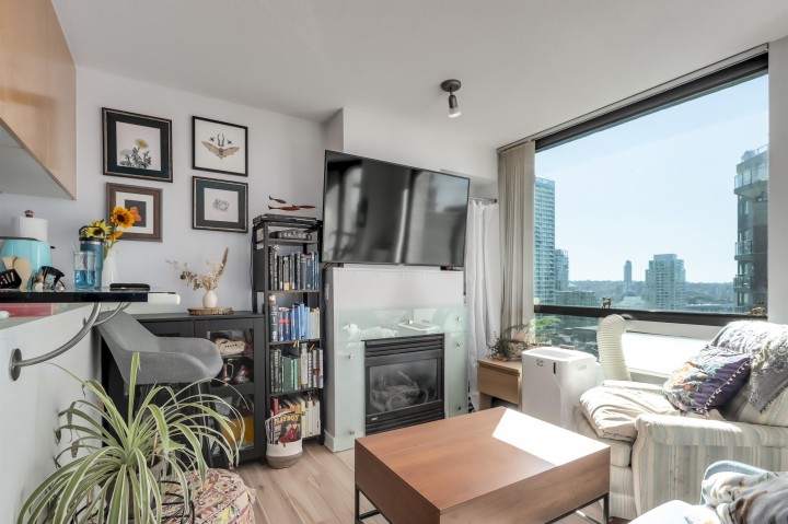 Photo 5 at 1406 - 1003 Burnaby Street, West End VW, Vancouver West