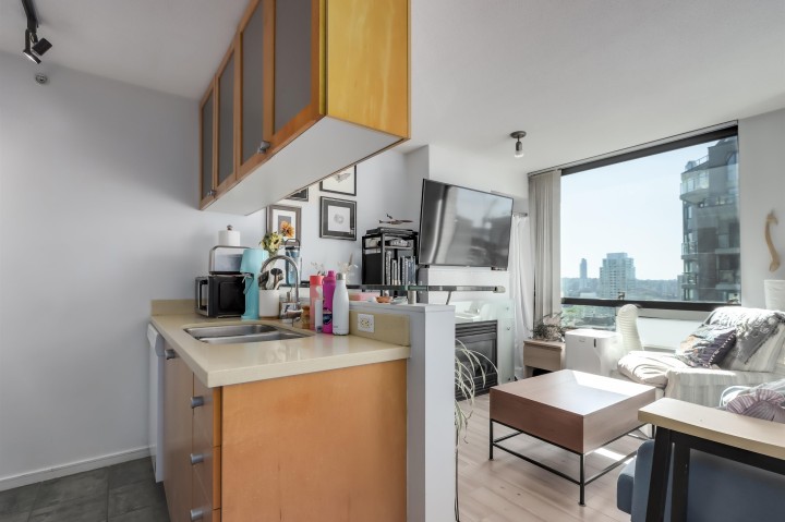 Photo 4 at 1406 - 1003 Burnaby Street, West End VW, Vancouver West