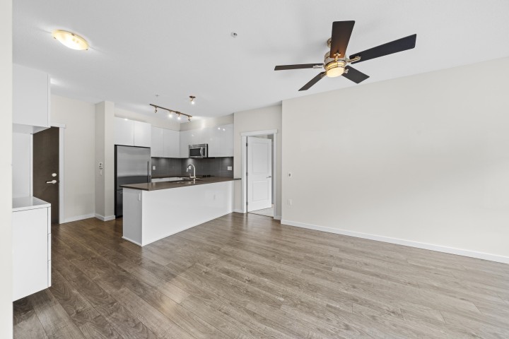 Photo 12 at 101 - 2665 Mountain Highway, Lynn Valley, North Vancouver