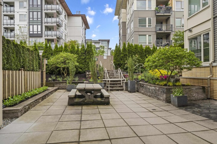 Photo 7 at 101 - 2665 Mountain Highway, Lynn Valley, North Vancouver