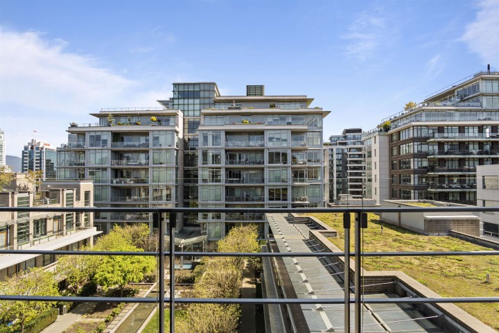 Photo 27 at 709 - 77 Walter Hardwick Avenue, False Creek, Vancouver West