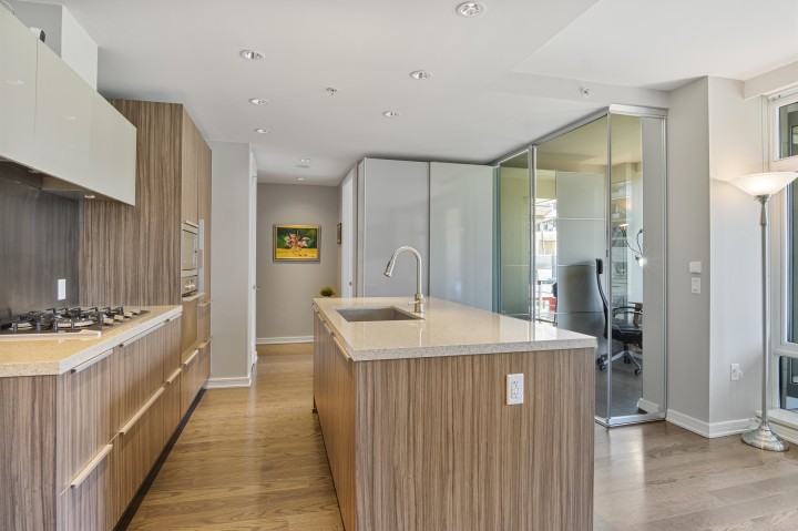 Photo 6 at 709 - 77 Walter Hardwick Avenue, False Creek, Vancouver West