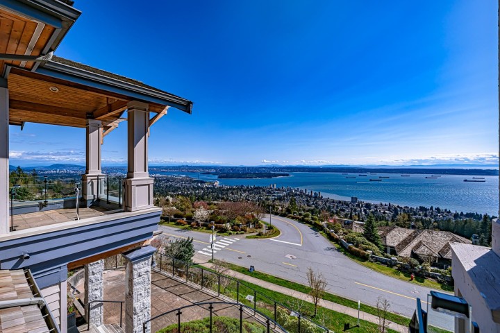 Photo 18 at 2420 Halston Court, Whitby Estates, West Vancouver