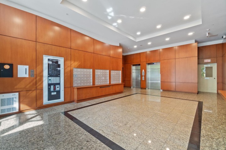 Photo 4 at 707 - 2763 Chandlery Place, South Marine, Vancouver East