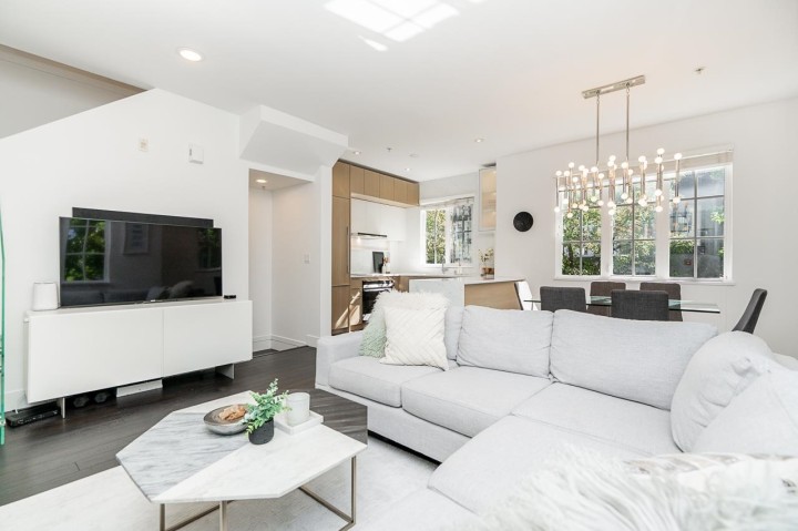 Photo 3 at 2606 Quebec Street, Mount Pleasant VE, Vancouver East