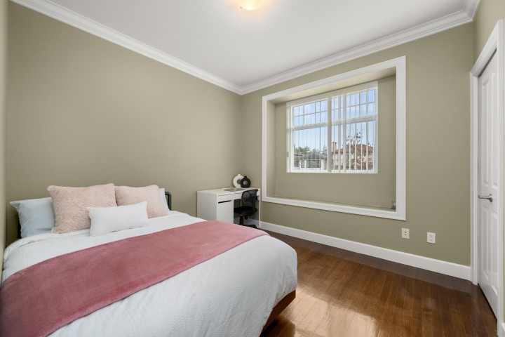 Photo 10 at 2643 E 8th Avenue, Renfrew VE, Vancouver East