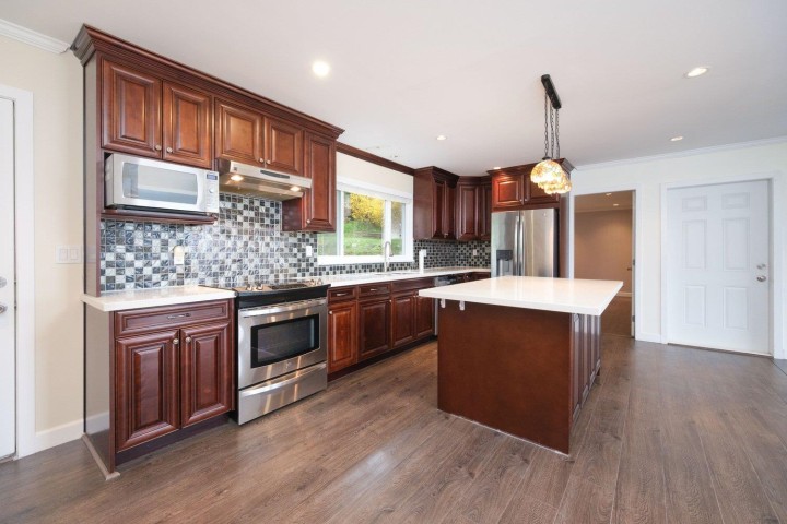 Photo 13 at 1805 Rosebery Avenue, Queens, West Vancouver