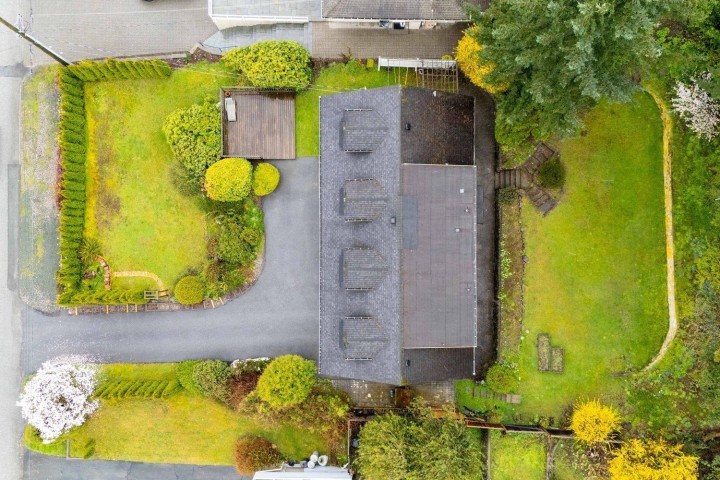 Photo 3 at 1805 Rosebery Avenue, Queens, West Vancouver