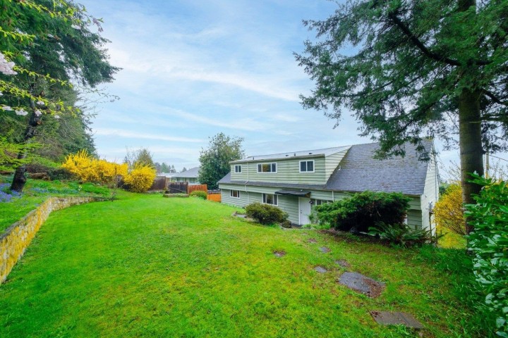 Photo 36 at 1805 Rosebery Avenue, Queens, West Vancouver