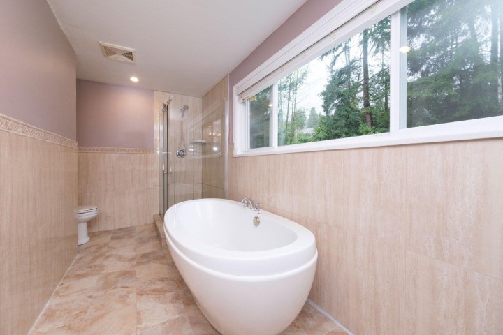 Photo 25 at 1805 Rosebery Avenue, Queens, West Vancouver