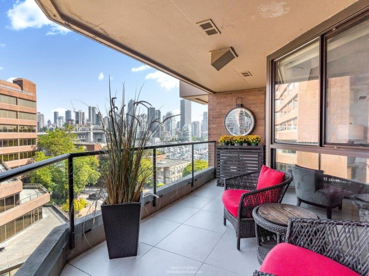 Photo 2 at 607 - 1450 Pennyfarthing Drive, False Creek, Vancouver West