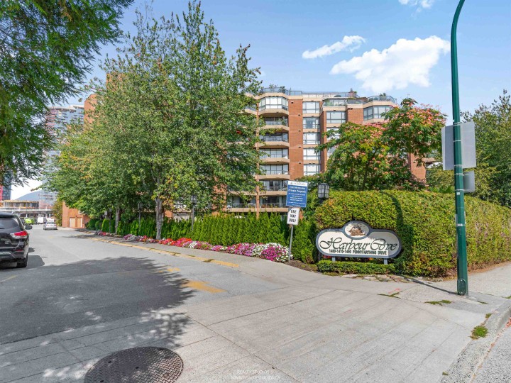 Photo 22 at 607 - 1450 Pennyfarthing Drive, False Creek, Vancouver West
