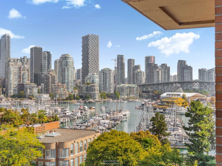 Photo 1 at 607 - 1450 Pennyfarthing Drive, False Creek, Vancouver West