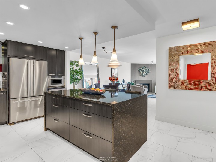 Photo 9 at 607 - 1450 Pennyfarthing Drive, False Creek, Vancouver West