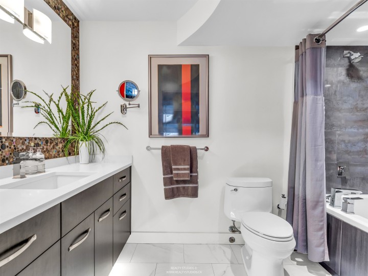 Photo 15 at 607 - 1450 Pennyfarthing Drive, False Creek, Vancouver West