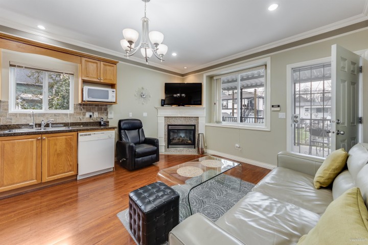 Photo 4 at 2048 E 1st Avenue, Grandview Woodland, Vancouver East